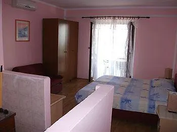 Arba Seaview Residences アパート