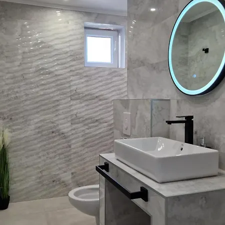 Arba Seaview Residences 믈리니