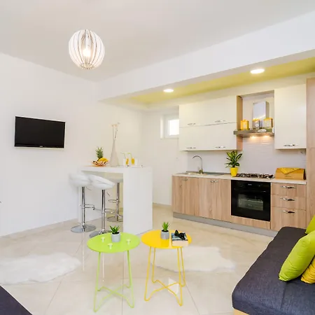 Arba Seaview Residences * ムリニ