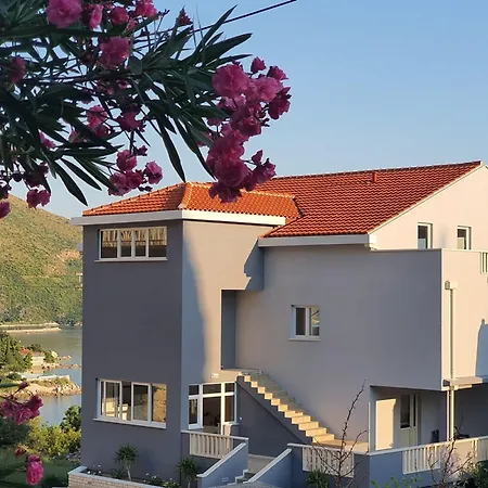 Arba Seaview Residences Apartamento Mlini