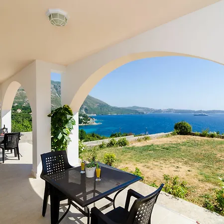 Appartamento Arba Seaview Residences *