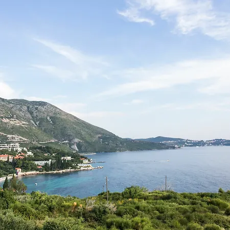 Arba Seaview Residences 아파트